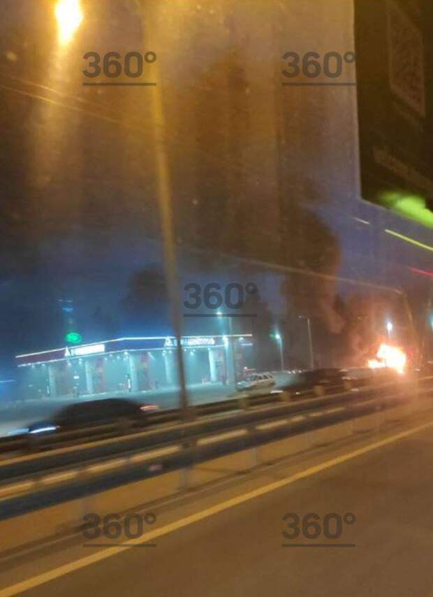 Бензовоз загорелся на Ярославском шоссе. Фото