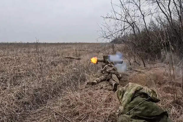 Подразделения ВС РФ закрепились и штурмуют поселок Песчаное, продолжая охватывать Покровск с юга