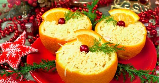 Сырный салат с крабовыми палочками в апельсине