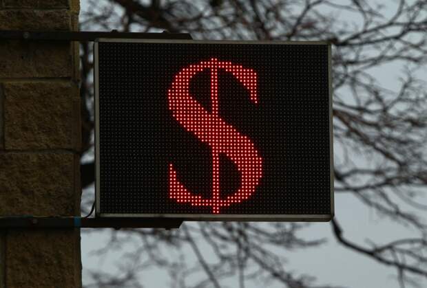 Доллар активно скупают перед выборами