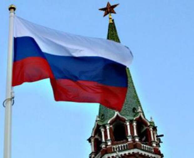флаг России над Москвой