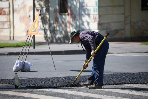 В четырех районах Петербурга дорожники перекроют улицы для ремонта