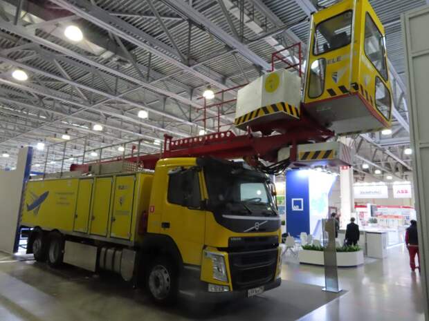 Российский завод «ЭЛЕМЕТ» построил де-айсер на шасси Volvo для аэропортов