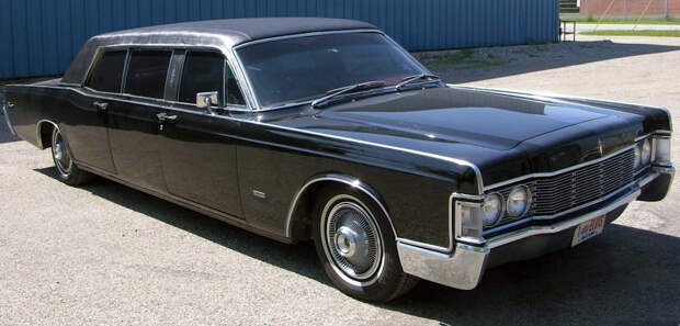 Lincoln Continental Executive Limousine by Lehmann-Peterson (1968) c поднятой на 5 см крышей — один из трех выпущенных экземпляров