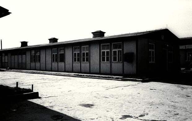 Здание борделя в концлагере Маутхаузен..jpg
