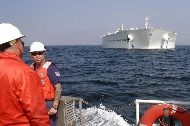 Иран открыл для судов Ормузский пролив «до дальнейшего уведомления