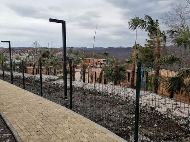 В селе Красная Воля возвели ограждение вокруг нового сквера