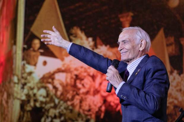 В Москве открыли мемориальную доску в память о Василии Лановом