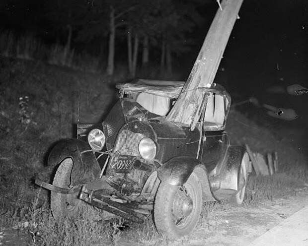 Фотографии аварий в годы, когда автомобилей было довольно мало