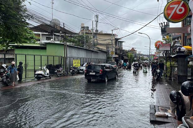 Россиянка описала отдых на Бали фразой «минута на улице — и ты промокаешь до трусов»
