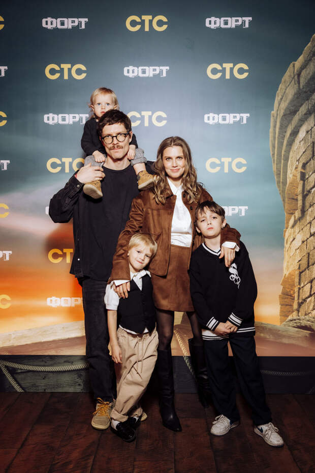 «Паспарту, сколько у нас ключей?»: Дарья Мельникова, Александр Петров и Юлия Барановская