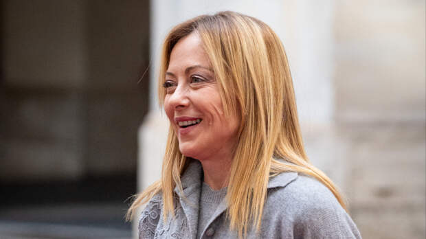 В древней римской церкви ангел на фреске после реставрации стал похож на премьера Италии Мелони