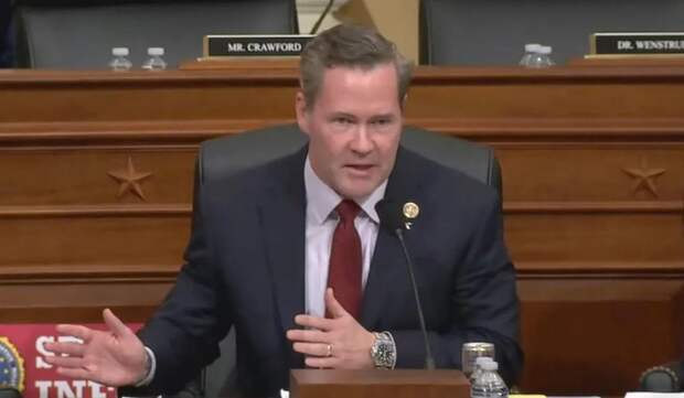 Уолтц: Кубе просто нечем платить за нефть, США тут ни при чём