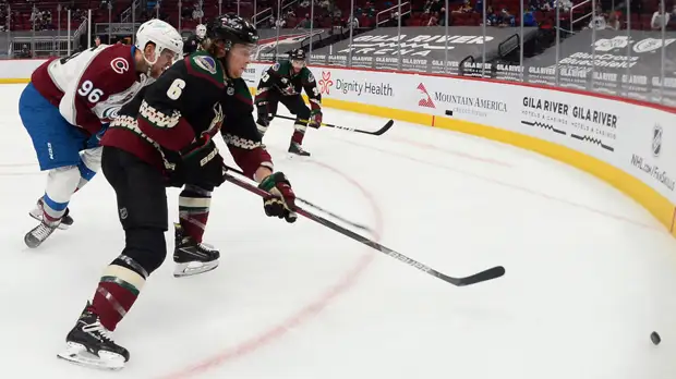 Шайба Ничушкина не спасла «Колорадо» от проигрыша «Аризоне» в НХЛ