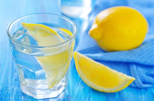 Эти тонкости нужно знать до того, как начать пить воду с лимоном