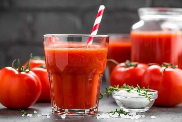 Кислоты в составе томатного сока эффективно расщепляют перечные масла / Фото: cdn.fishki.net