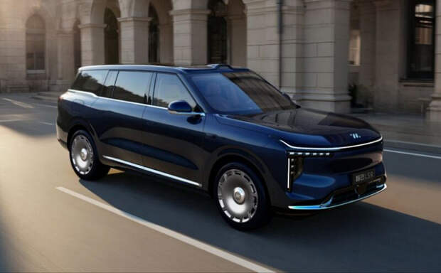 Конкурент Li L9 и Denza N9 с управлением задними колёсами и АКБ Freevoy. Представлен большой 5,3-метровый внедорожник IM LS9