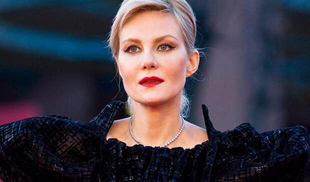 Усталый москвич заставил полицию разогнать шумных гостей Ренаты Литвиновой