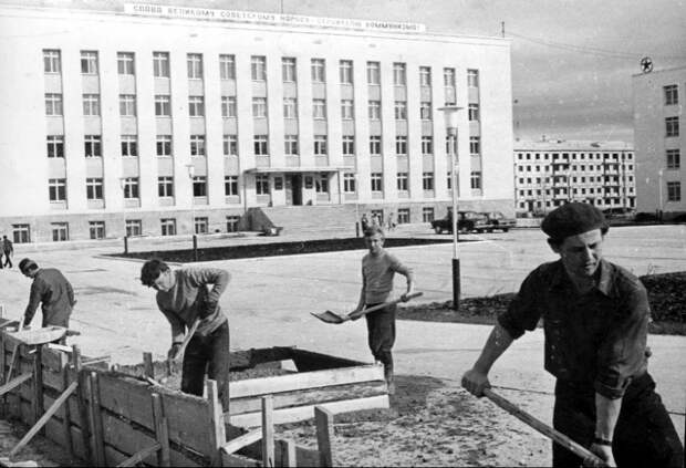 Субботники в СССР : какими они были?