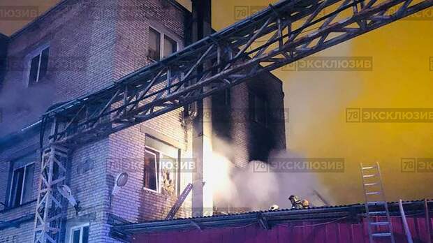 Пристройка к сауне загорелась в промзоне в Невском районе Петербурга