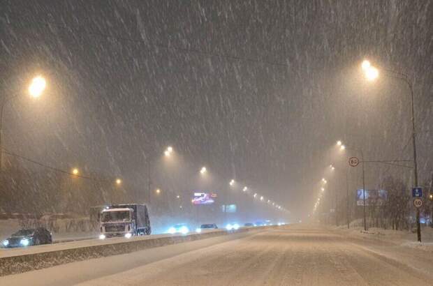 Синоптик рассказал, когда закончится снегопад в Москве и Подмосковье