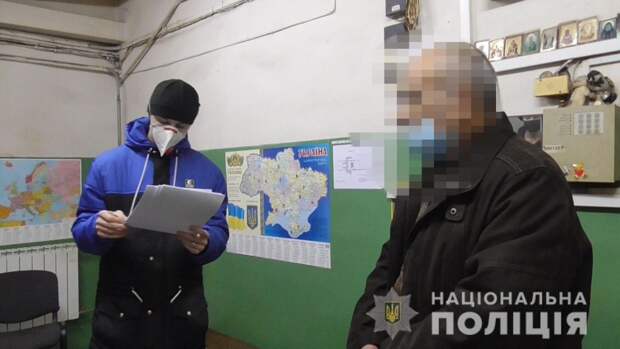 Полиция задержала в метро харьковчанина с 12 граммами героина. Теперь ему грозит столько же лет тюрьмы. Фото: Нацполиция