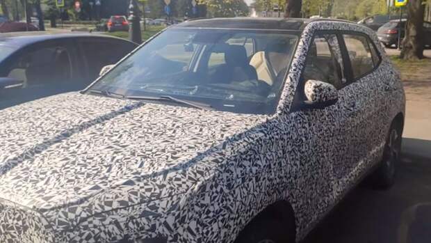 Новый кроссовер Hyundai Creta попал в объективы камер в Петербурге