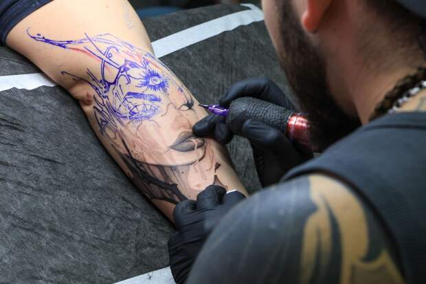 Герой России Артемьев рассказал, из-за чего людей с тату не берут в космонавты