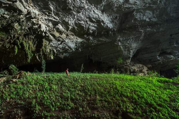 8 фото пещеры Tham Khoun в Лаосе, в которой можно снимать кино