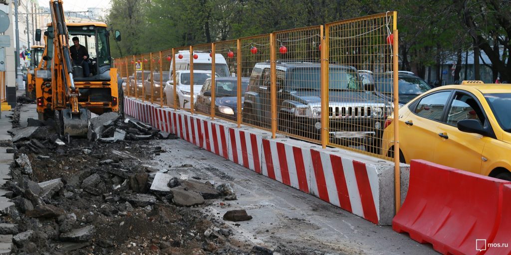 На улице Маршала Новикова движение восстановят после 15 октября