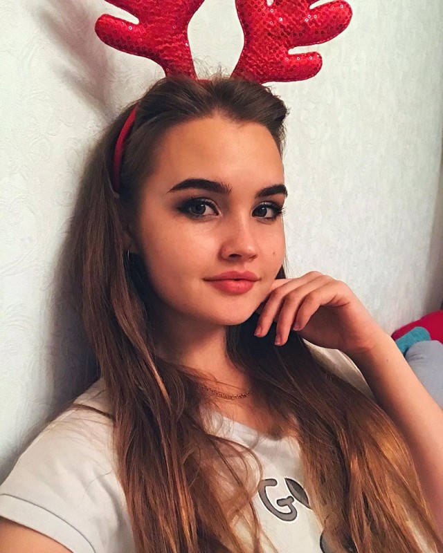 Новогодние девушки из соцсетей