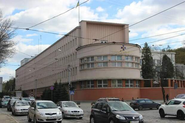 БПЛА добрались до Львова, атаковав здание управления СБУ