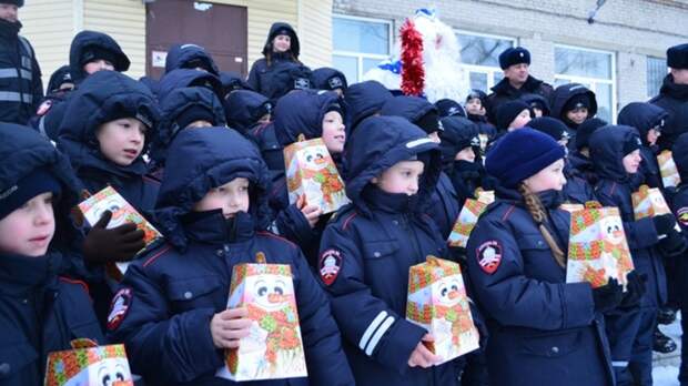 В Барнауле дети расследовали дело о хищении мешка с подарками