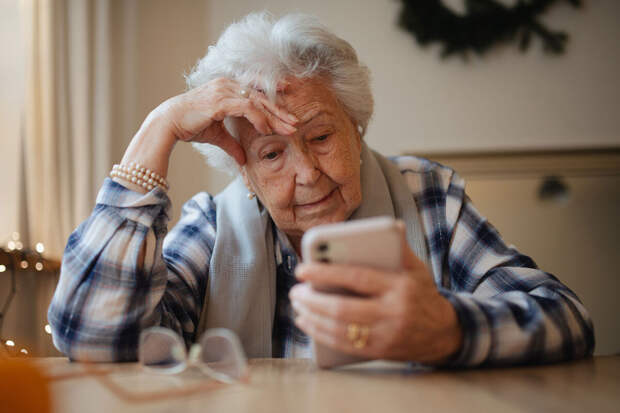 ИТ-эксперт Бийчук: телефонные мошенники наиболее опасны для пожилых с 11:00 до 12:00