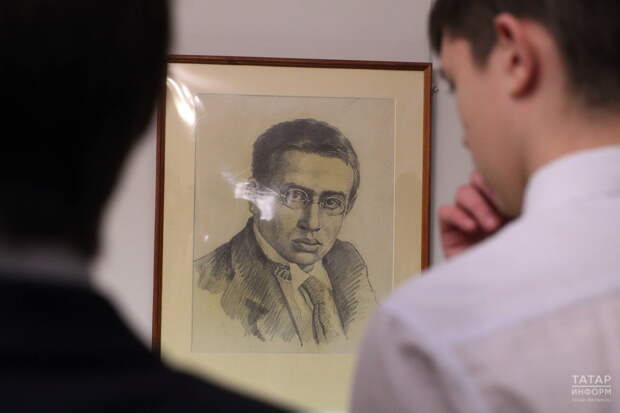 В Литературном музее Тукая открылась выставка к 140-летию Фатиха Амирхана