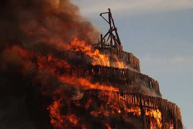 Она сгорела