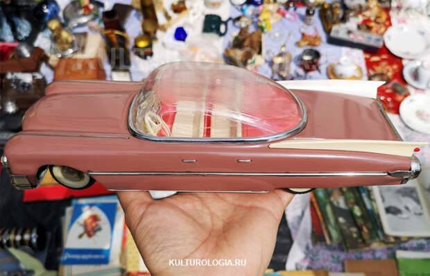 Игрушечный автомобиль Cadillac Eldorado (СССР, 1979 год) Игрушечный автомобиль Cadillac Eldorado (СССР, 1979 год)