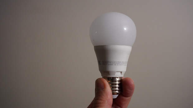 Роскачество обнаружило недостатки у 20 производителей светодиодных ламп