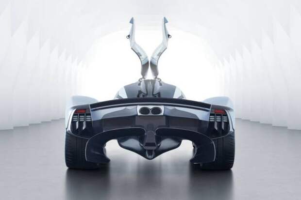 Aston Martin представил серийную версию гиперкара Valkyrie (10 фото)