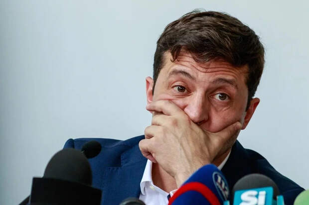 "Жечь тебя будем, чучело": Зеленский всё знал. Киевляне в шоке пересылают друг другу кадры "из прошлого"