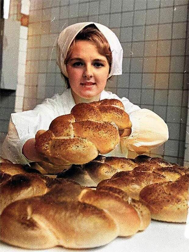 Красивые девушки на снимках из СССР