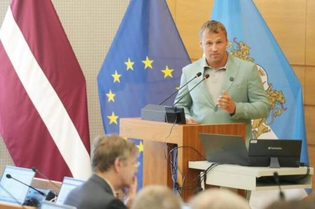 Депутат Рижской думы чемпион мира по боксу Майрис Бриедис покинул фракцию «Стабильности!», по спискам которой он был избран.