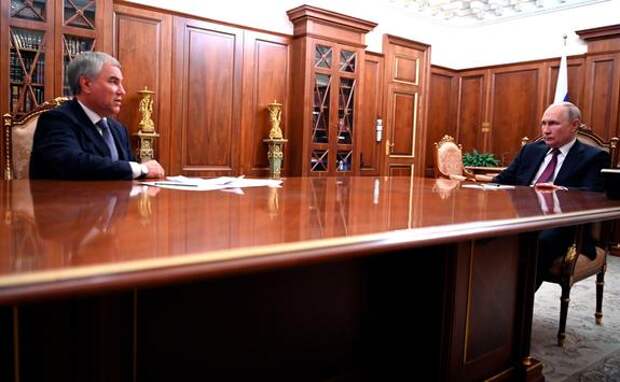 Путин и Володин на рабочей встрече обсудили вопросы формирования правительства