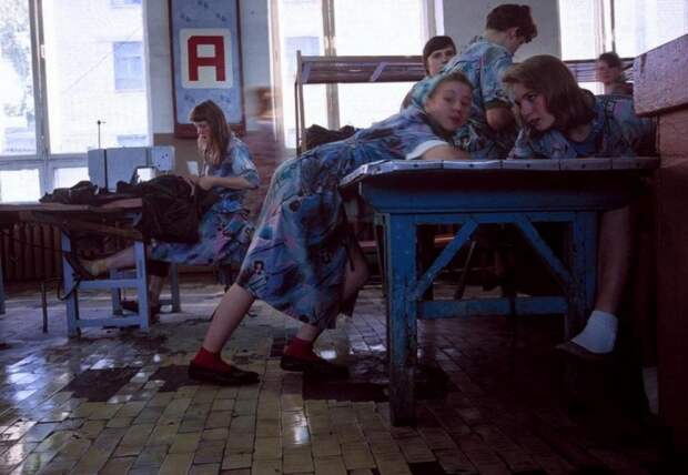 Фотографии России в 90-е, Россия в 90-е, Лиз Сарфати, Lise Sarfati
