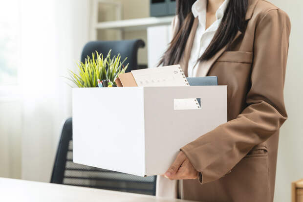 Методолог Неверова: в России все чаще сокращают высокооплачиваемых середняков