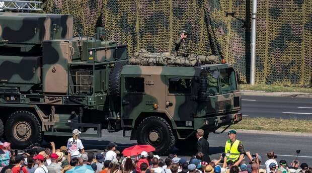 Polityka: Польша готовится бить по России издалека, но не готова к ответному удару