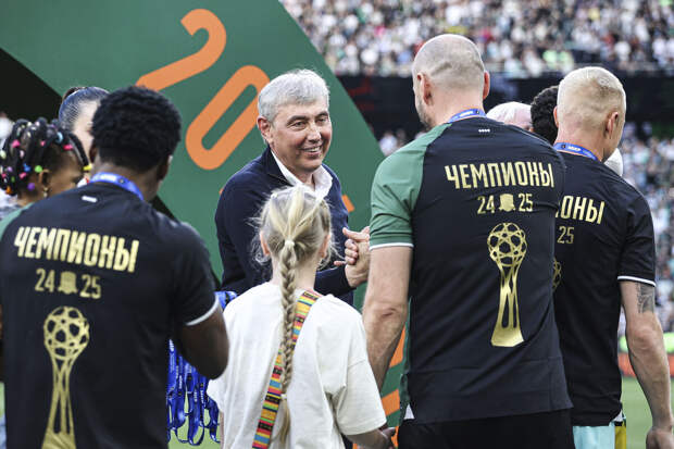 Владимир Путин наградил Сергея Галицкого и Гаджи Гаджиева орденами Дружбы