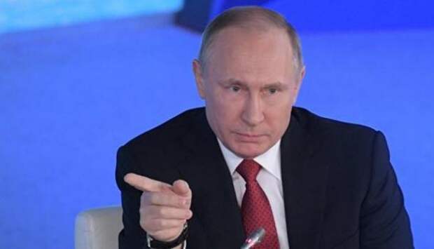 У нас тоже могли бы быть сравнения: Путин ответил Х.Клинтон, сравнившей его с Гитлером