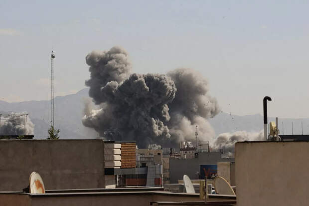 Иранский беспилотник прорвался к британской базе на Кипре — персонал прятался под парты