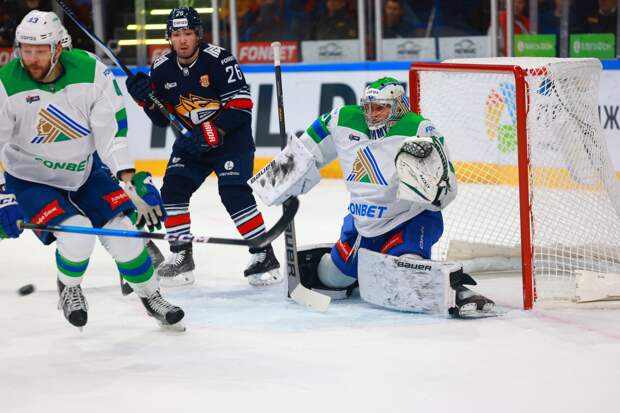 «Салават Юлаев» примет «Металлург» в центральном матче игрового дня КХЛ